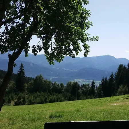 Idyllischer Landhof Baer Naehe Millstaettersee Mit Balkon 아파트 Fresach